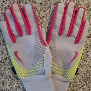 Nike storm fit gloves